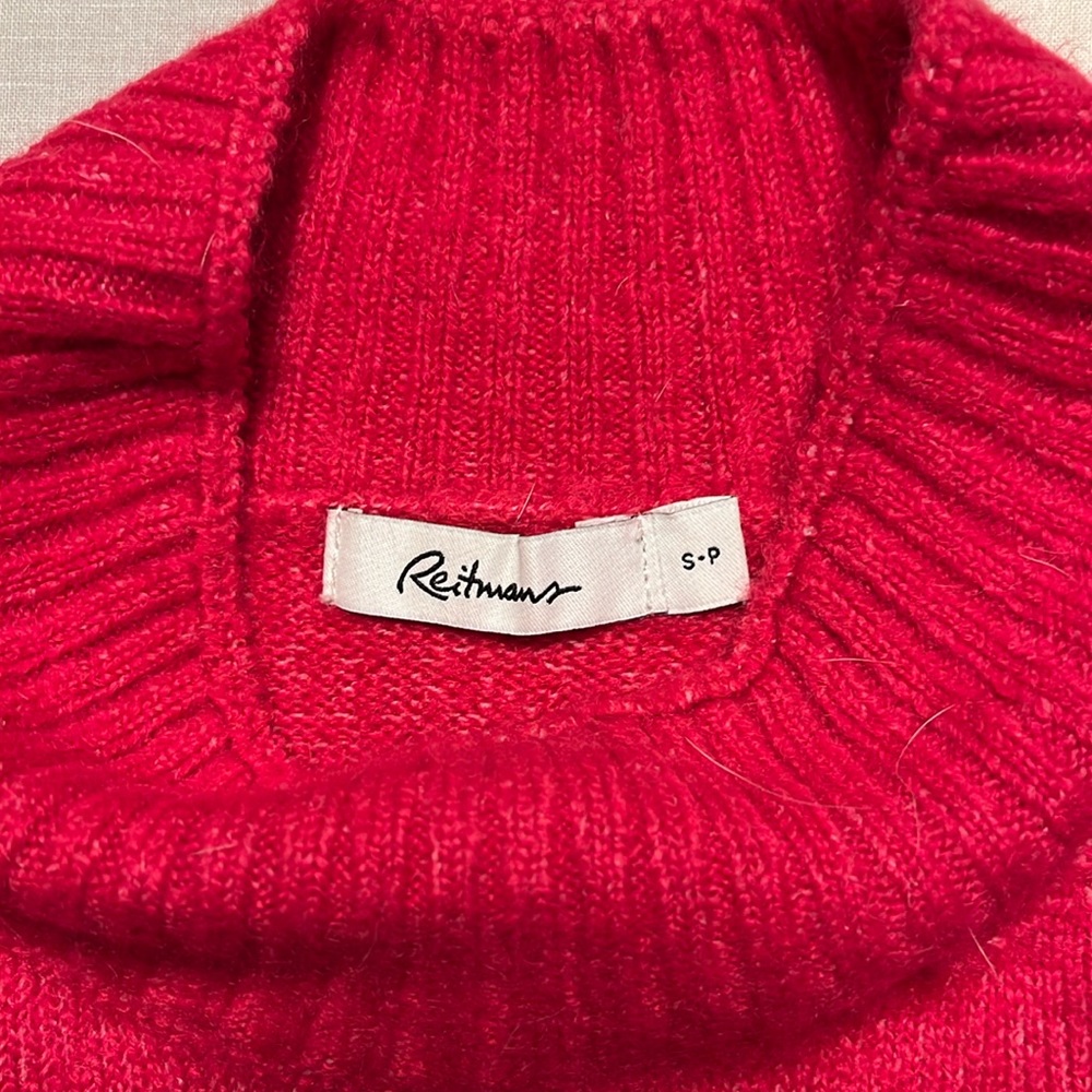 Reitman’s Women’s Sweater